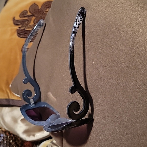 Black & Grey Square Sunglasses 👓 - Picture 6 of 12